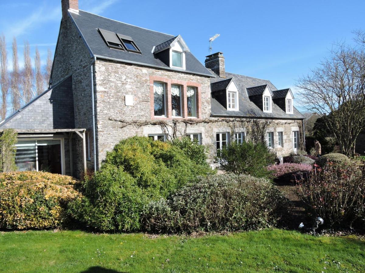 Gite De Charme "La Maison Saint-Leonard" Avec Piscine, Spa, Vue Sur Le Mont Saint-Michel Vains Eksteriør bilde