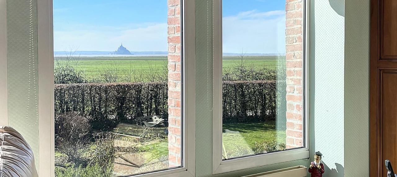 Gite De Charme "La Maison Saint-Leonard" Avec Piscine, Spa, Vue Sur Le Mont Saint-Michel Vains Eksteriør bilde